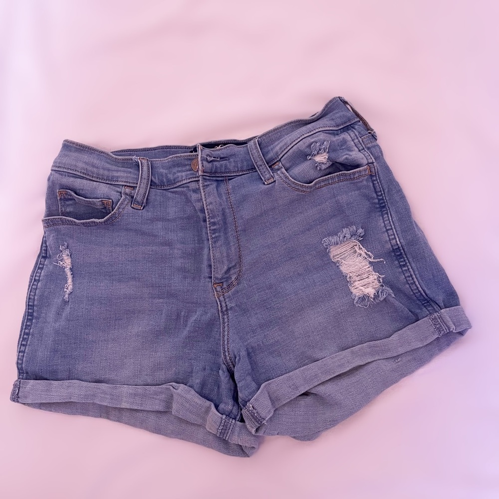 Hollister denim shorts size 28